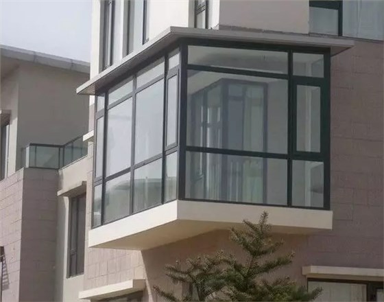 封陽(yáng)臺(tái)用什么材料